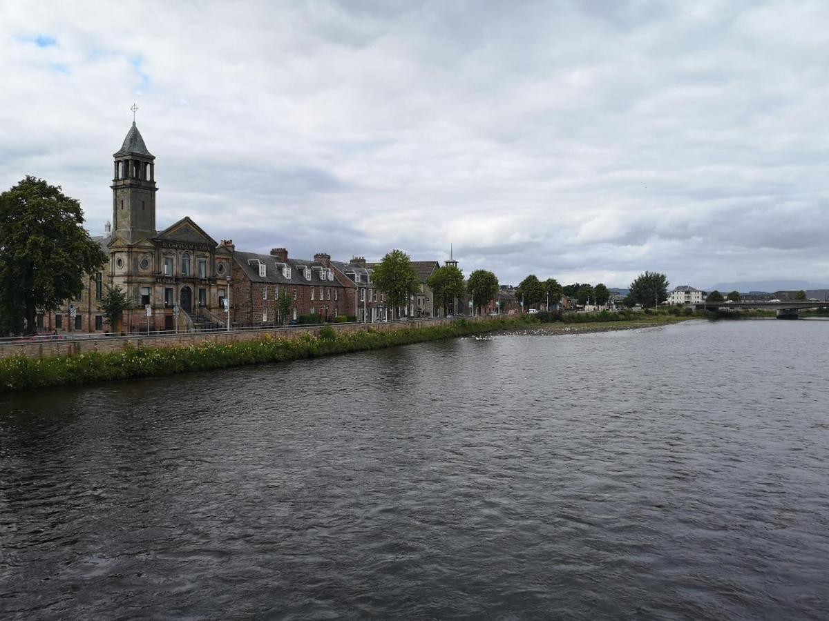 Attic Floor Apartment, City Centre Inverness Dış mekan fotoğraf